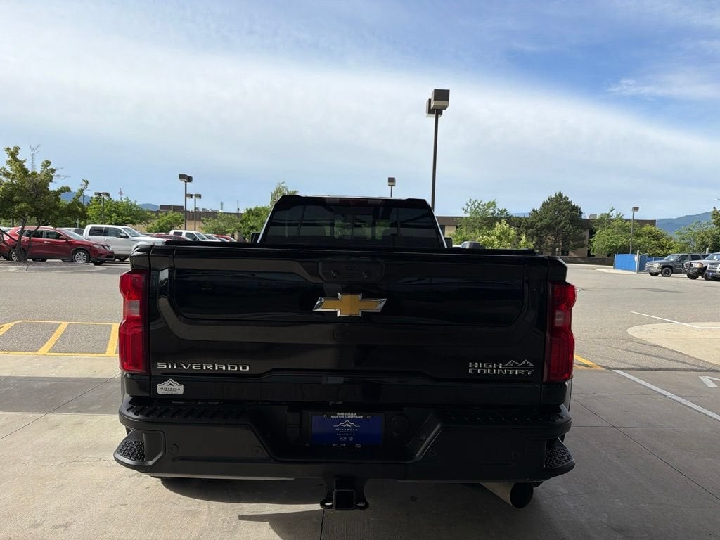 2022 Chevrolet Silverado 3500 HD — detail view