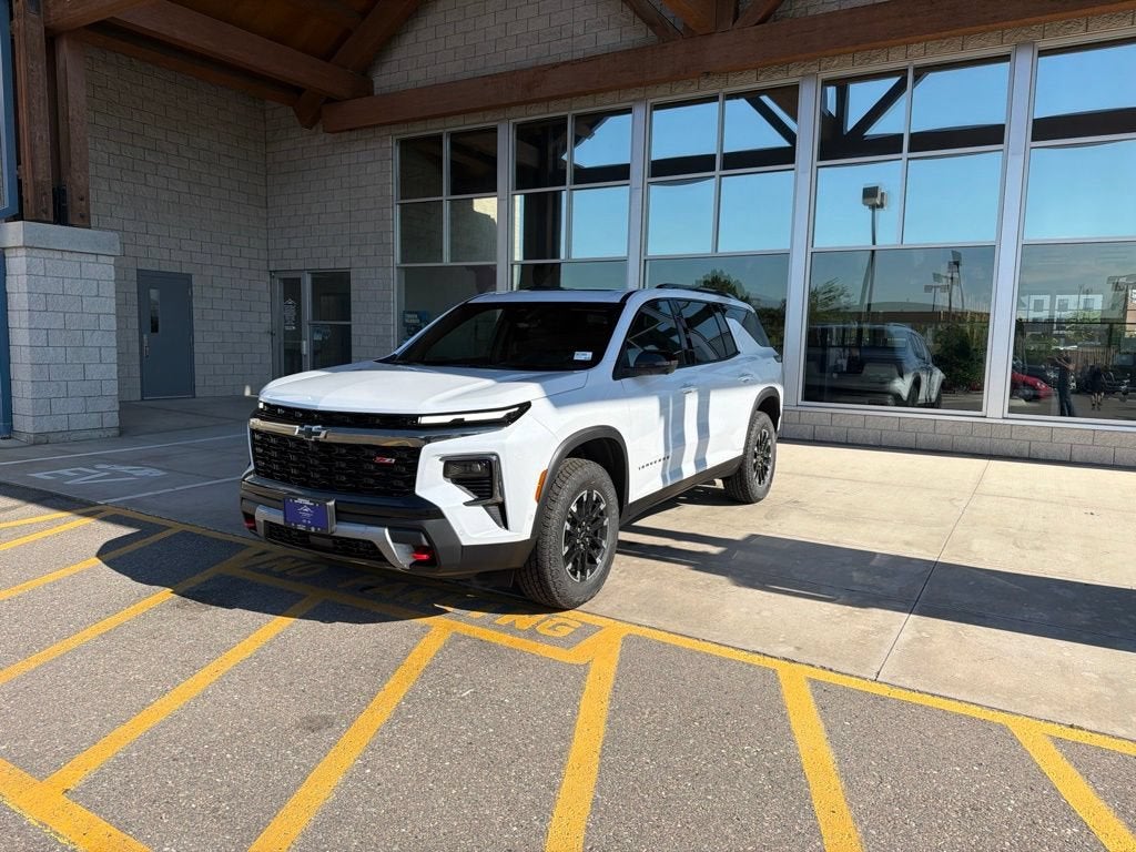 2026 Chevrolet Traverse Z71 in Polar White Tricoat — front three-quarter view
