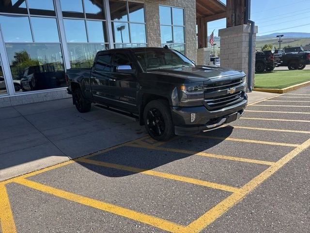 2017 Chevrolet Silverado 1500 — rear three-quarter view